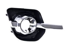 Rejilla Defensa Delantera C/Hoyo P/Faro Con Moldura Cromada Lado Pasajero