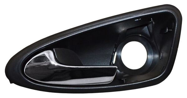 Manija Puerta Interior Delantera Negro/Cromo Con Hoyo Para Control Espejo Lado Conductor