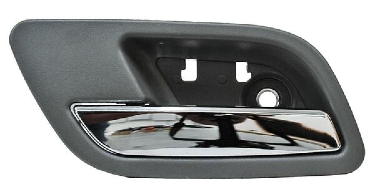 Manija Puerta Interior Trasera Gris/Cromo Lado Conductor