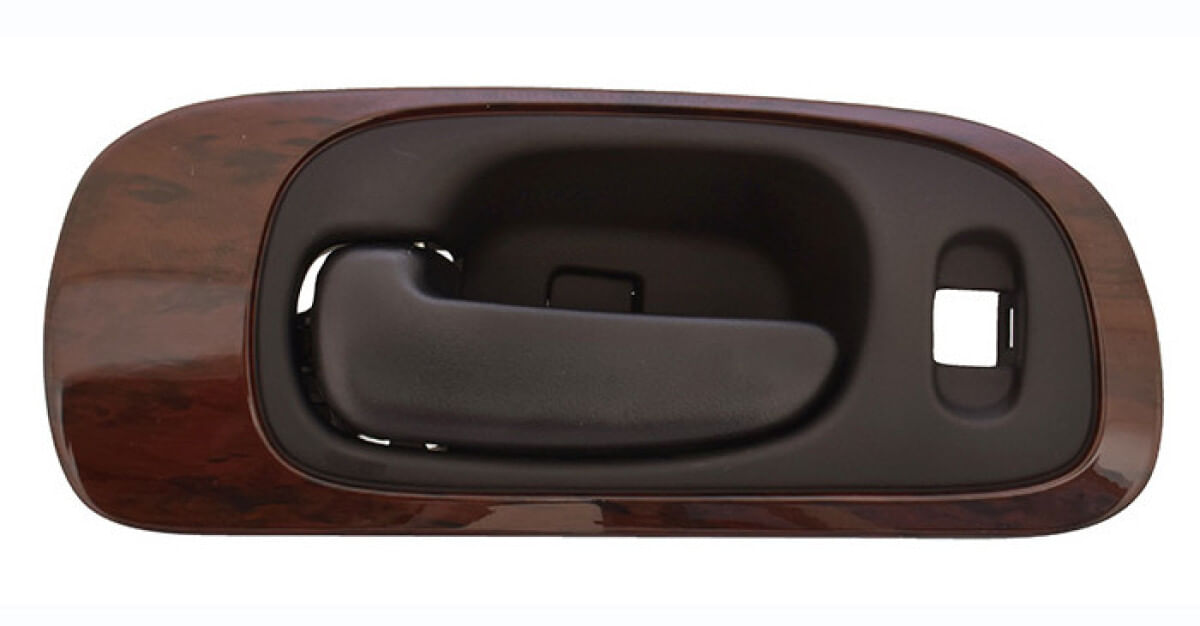 Manija Puerta Interior Delantera Negro Con Bisel Tipo Madera Con Hoyo Para Seguro Lado Conductor