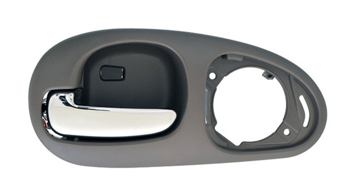 Manija Puerta Interior Trasera Gris/Cromado Con Hoyo Para Bocina Lado Conductor