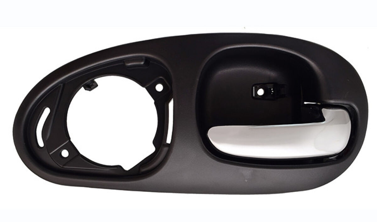 Manija Puerta Interior Trasera Negro/Cromado Con Hoyo Para Bocina Lado Pasajero