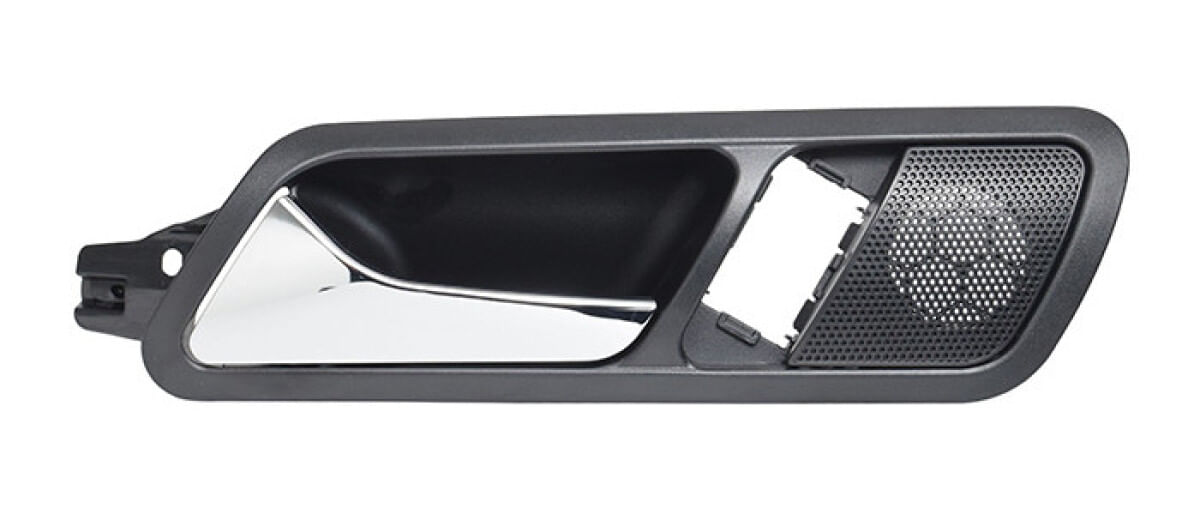 Manija Puerta Interior Trasera Negro/Cromado Con Hoyo Para Cristal Y Bocina Lado Conductor