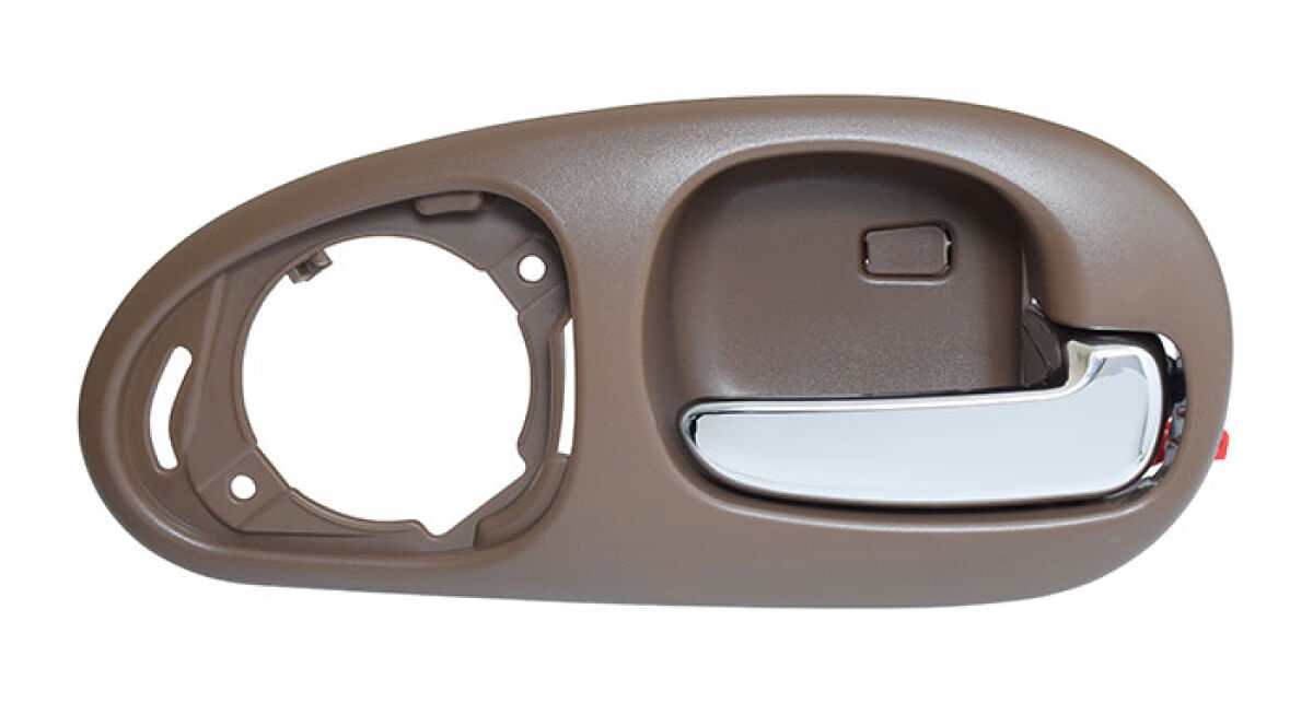 Manija Puerta Interior Trasera Beige/Cromado Con Hoyo Para Bocina Lado Pasajero