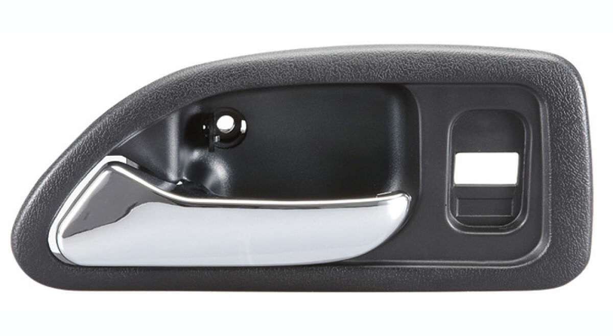 Manija Puerta Interior Delantera Negro/Cromado Con Hoyo Para Seguro Lado Conductor
