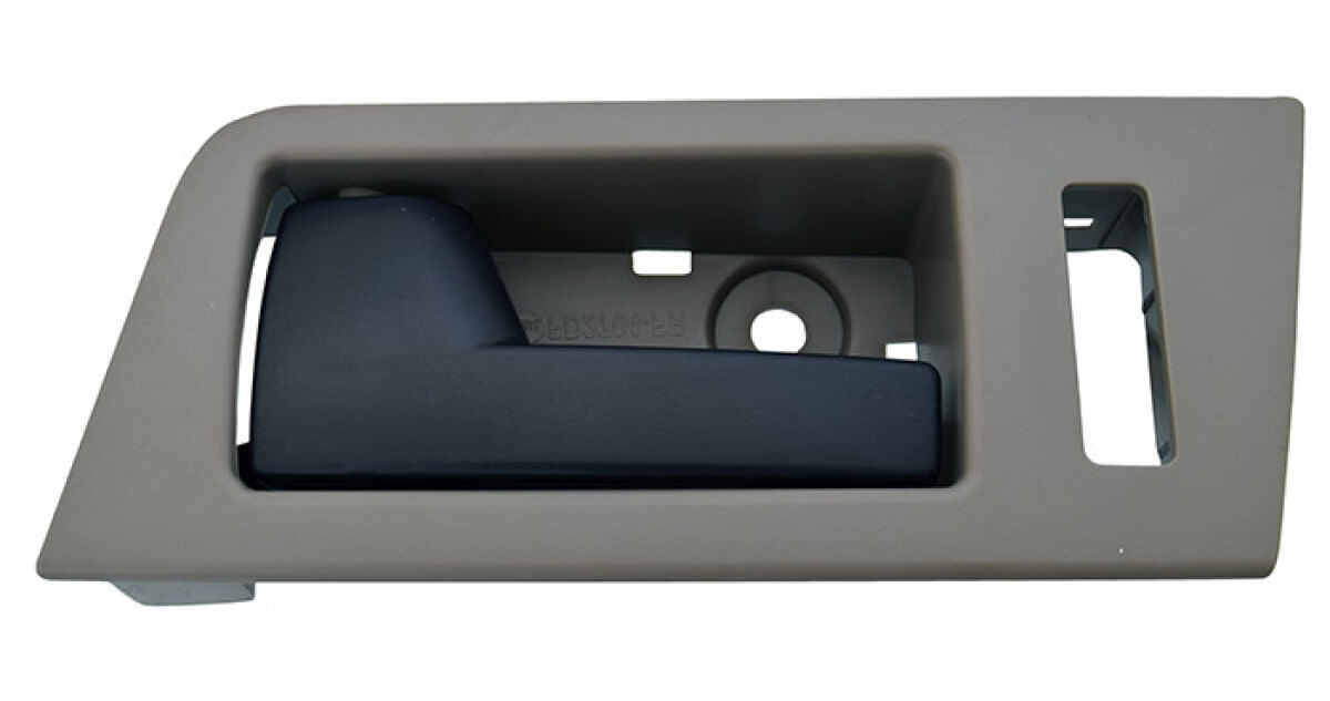 Manija Puerta Interior Delantera Negro/Gris Con Hoyo Para Seguro Lado Conductor
