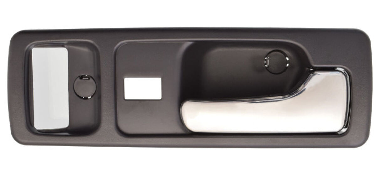 Manija Puerta Interior Delantera Negro/Cromado Con Hoyo Para Seguro Lado Pasajero
