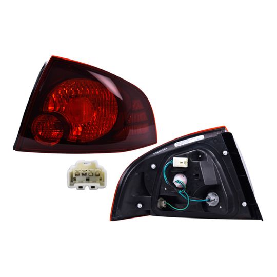 depo-calavera-roja-obscura-lado-pasajero-nissan-sentra-2004-2006-sentra-0