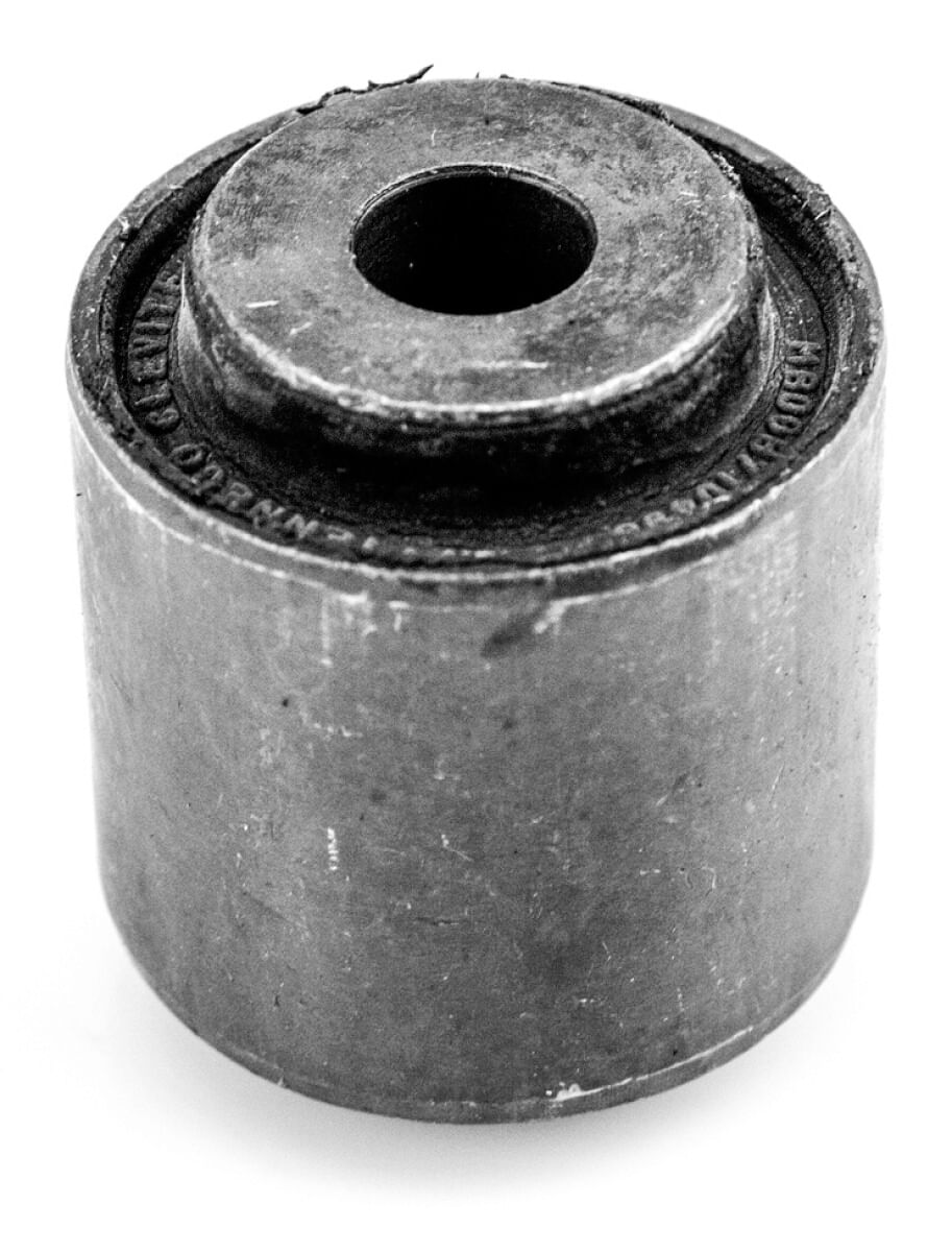 Buje Horquilla Delantera Inferior Interior Lado Conductor O Pasajero