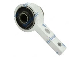 Buje Horquilla Delantera Inferior Lado Pasajero