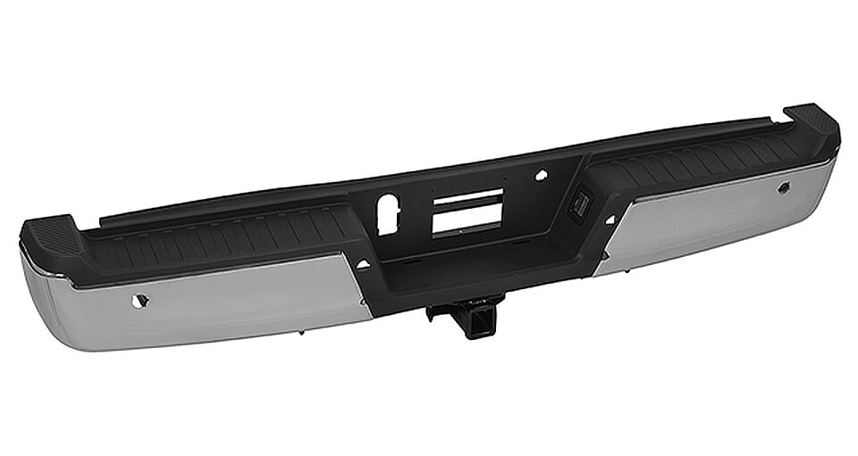 Defensa Trasera Cromada Con Hoyo Para Sensor C/Tirón