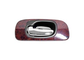 Manija Puerta Interior Trasera Cromado/Negro Con Bisel Tipo Madera Lado Conductor