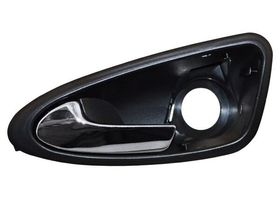 Manija Puerta Interior Delantera Negro/Cromo Con Hoyo Para Control Espejo Lado Conductor