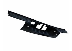 Moldura Para Defensa Trasera C/Hoyo P/Sensor