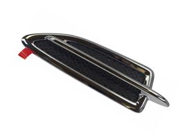 Moldura De Salpicadera Delantera Cromada Brillante Lado Pasajero - OEM