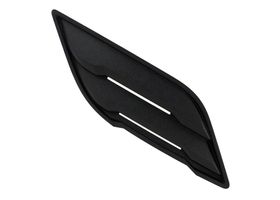 Moldura De Salpicadera Delantera Negra Carbón Lado Pasajero - OEM