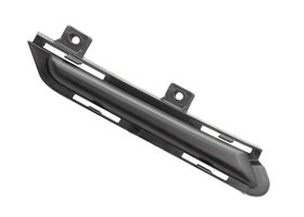 Moldura De Rejilla De Defensa Delantera Inferior Negra Carbón Lado Conductor - OEM