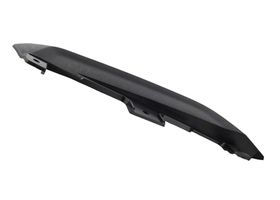 Moldura De Defensa Delantera Inferior Negra Carbón Lado Pasajero - OEM