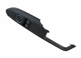 Bisel Para Control De Cristal Delantero Lado Conductor - OEM