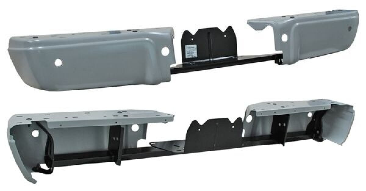 Defensa Trasera Gris Sin Hule Con Refuerzo C/Hoyo P/Sensor